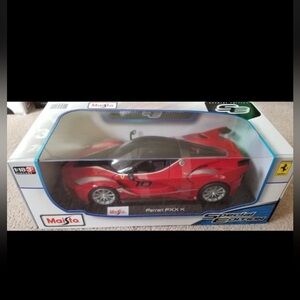 Maisto 1:18 Special Edition Red Ferrari FXX K Toy Car die cast metal